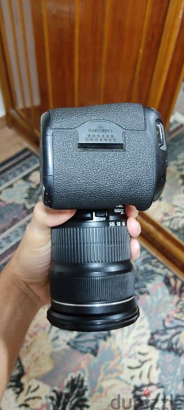 كاميرا كانون 5D mark iii معاها فلاش وبطاريتين 2