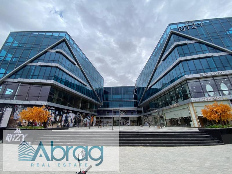 للبيع مكتب ادارى 168م Ritzy Mall الشيخ زايد شارع رئيسي استلام فورى قسط سنتين 4