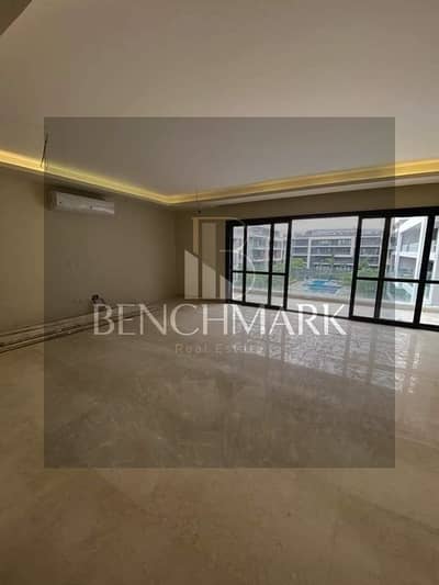 200 meter apartment in a garden in the heart of the Fifth Settlement, minutes from the American University, with a distinctive view, in La Vista Oro C