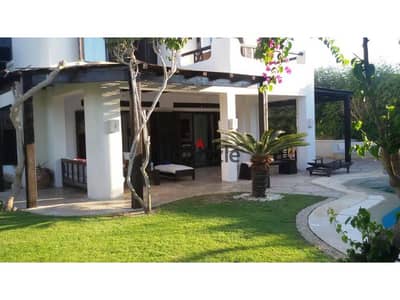 Delivered villa prime location in hacienda red