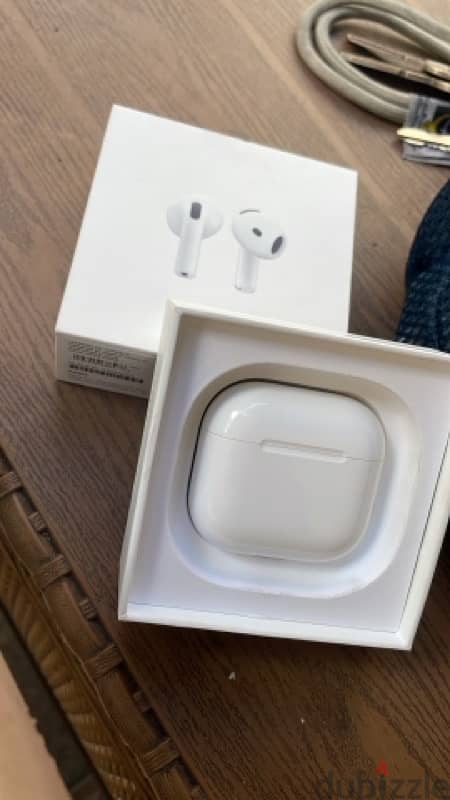 AirPods 4 0