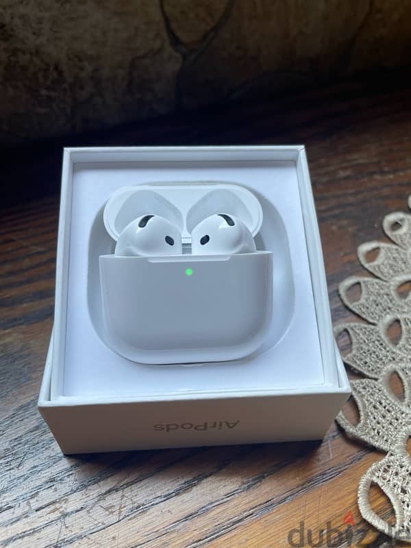 AirPods 4 3