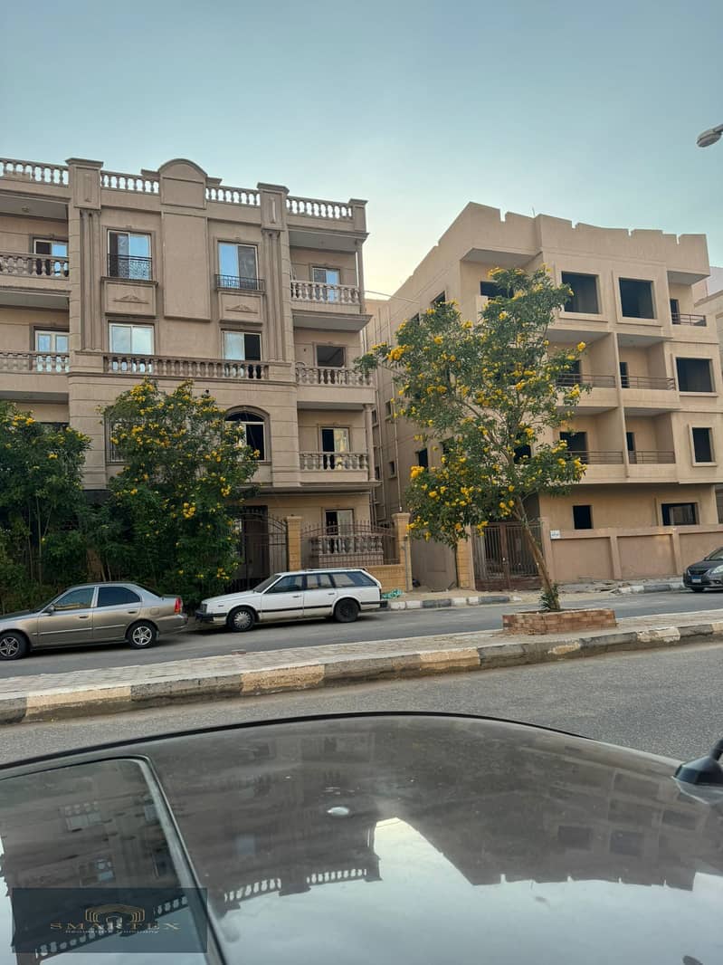 Duplex ready to move in the seventh district, buildings next to Hassan Allam Compound, Suez Road, Gate 2, the middle link 3