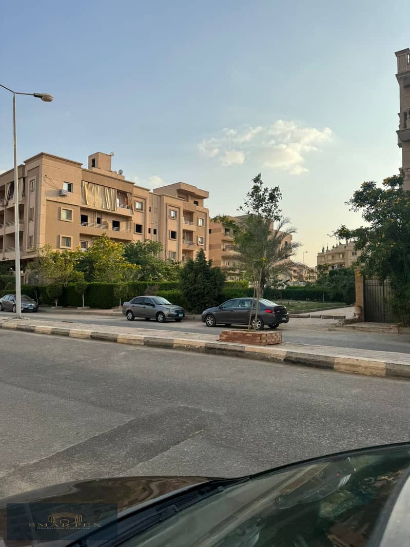 Duplex ready to move in the seventh district, buildings next to Hassan Allam Compound, Suez Road, Gate 2, the middle link 5