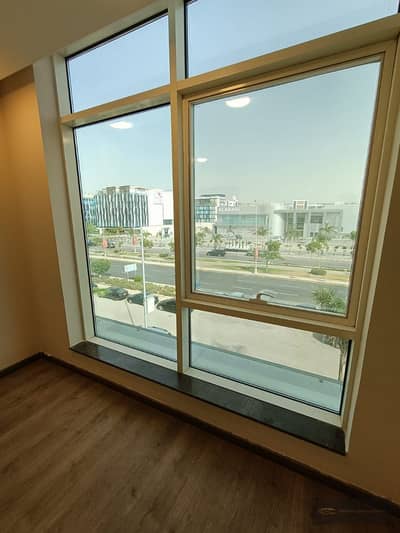 Office for rent in Trivium Mall, Sheikh Zayed, next to Capital Business Park and Park St : area of ​​71 sqm, fully finished