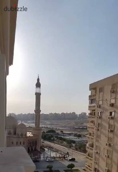 Apartment for sale in Zahraa Maadi with a very special view, second section, area 126 square meters