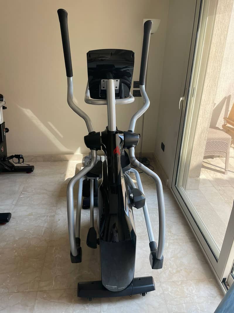 Tunturi Platinum Elliptical 1