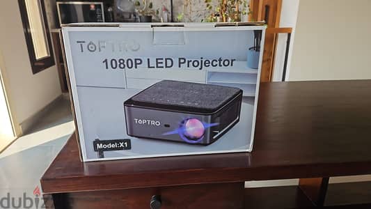 TOPTRO 8000 Lumen Video Projector بروجيكتور