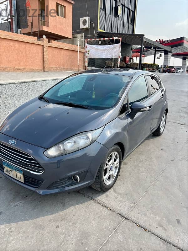 Ford Fiesta 2013 1600cc 5