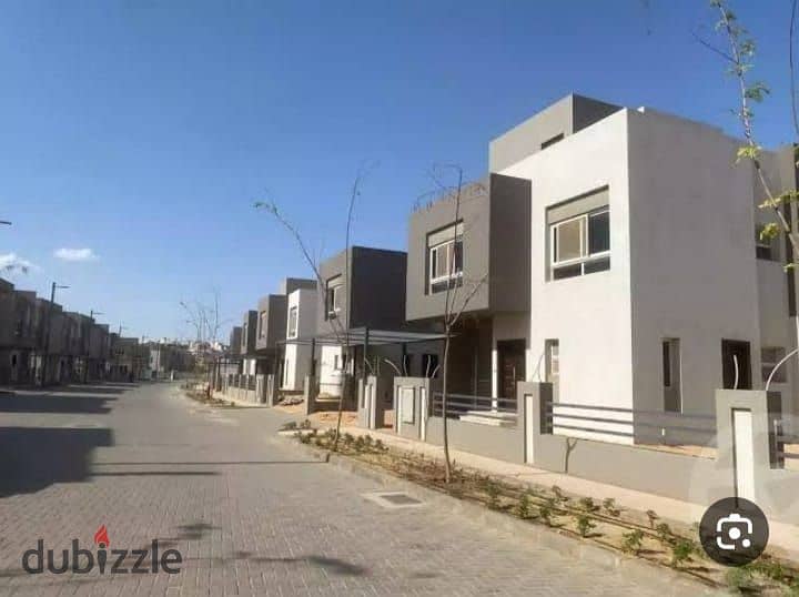 "Twin houses available for immediate delivery in the heart of Sheikh Zayed City. " 2