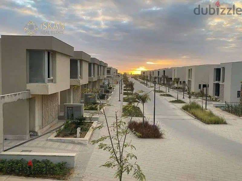 بسعر اللونش تاون هاوس لقطه  مع Palm Hills فيو لاند سكيب صريح و اقساط علي اطول فترة سداد 13