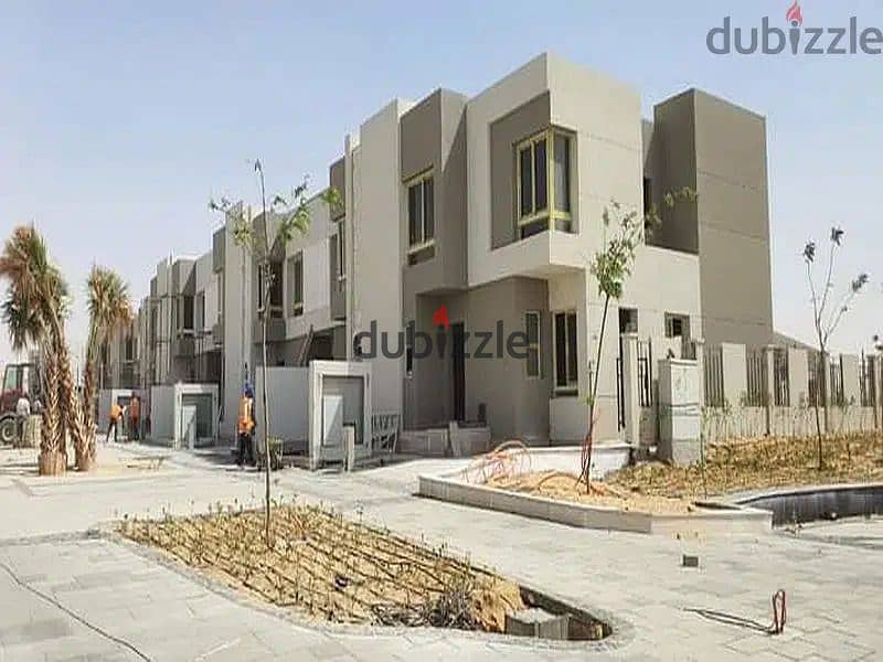 بسعر اللونش تاون هاوس لقطه  مع Palm Hills فيو لاند سكيب صريح و اقساط علي اطول فترة سداد 15