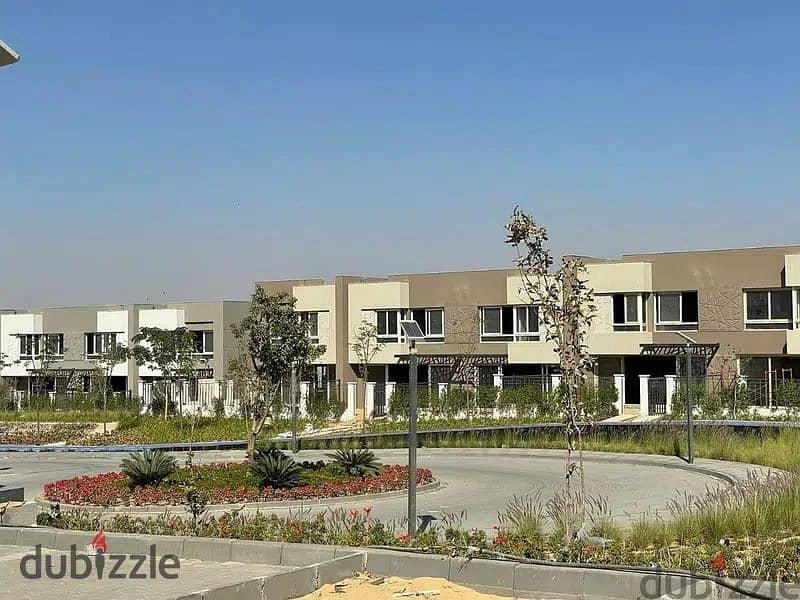 بسعر اللونش تاون هاوس لقطه  مع Palm Hills فيو لاند سكيب صريح و اقساط علي اطول فترة سداد 18