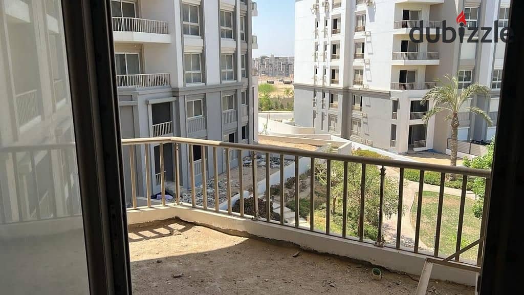 for sale apartment 2BR in Hyde Park, New Cairo, on 90th Street, in front of AUC 5