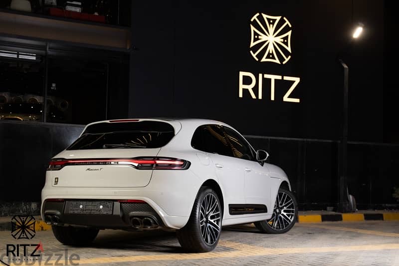 Porsche Macan 2024 1