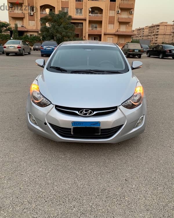 Hyundai Elantra 2012 1