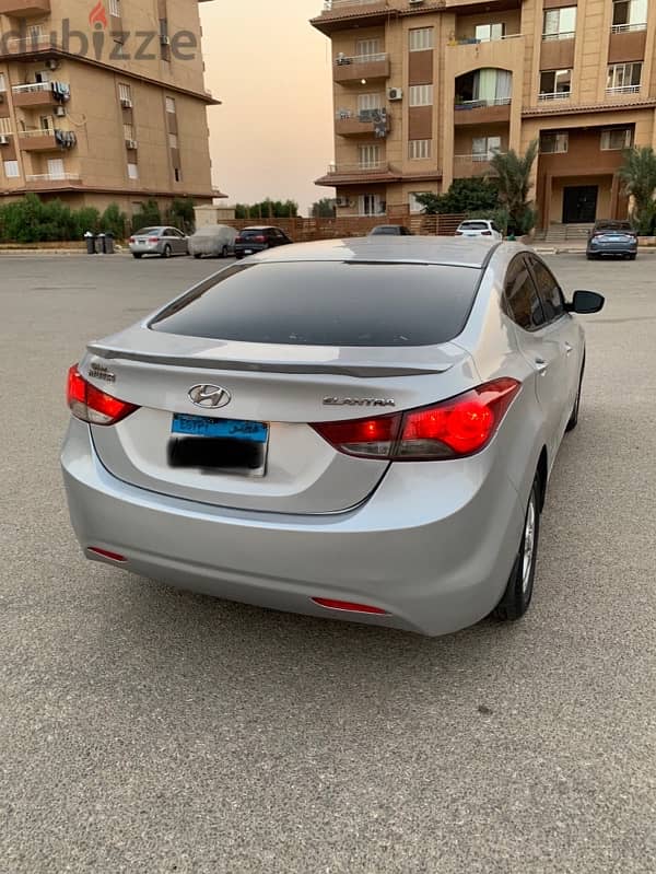 Hyundai Elantra 2012 5