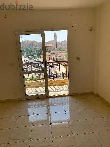 Apartment for sale at a bargain price, fully finished, immediate delivery, directly in front of services, in Madinaty. . . 1