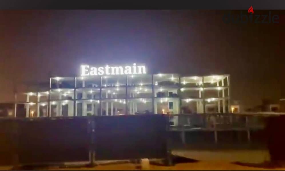 دور كامل استلام فوري للبيع 1200 متر على التسعين الجنوبي مباشرة التجمع الخامس في ايست مين Eastmain 5