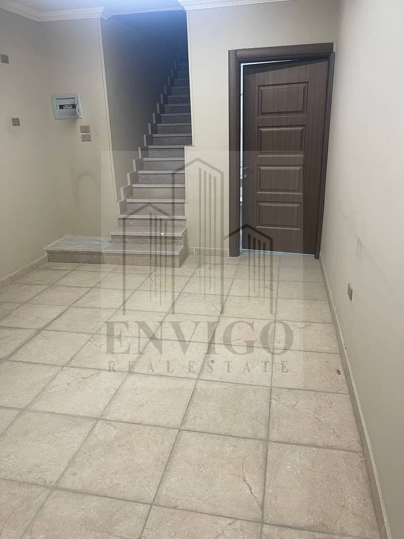 Duplex apartment for sale, ground floor and basement, 200 sqm, super luxurious finishing, in Northern Investors 18