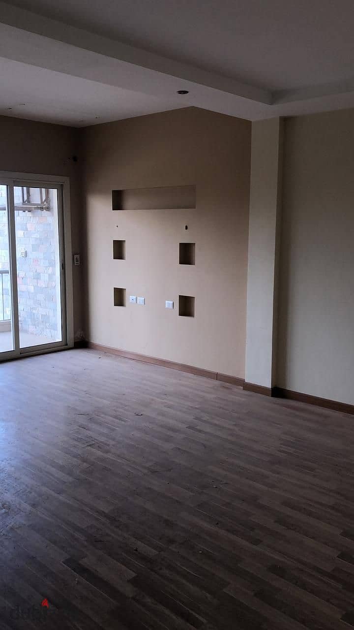 Apartment 202 Sqm With 300 Sqm Garden Ultra lux With ACs and Kitchen El Sheikh Zayed 8