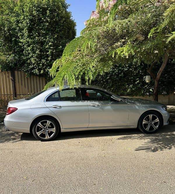 Mercedes-Benz E180 2018 only 30k km 0