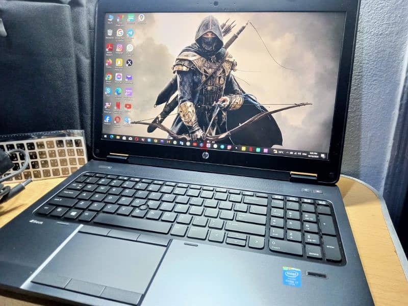 Hp Zbook الجهاز من المانيا برامات ٣٢ وهاردين 5