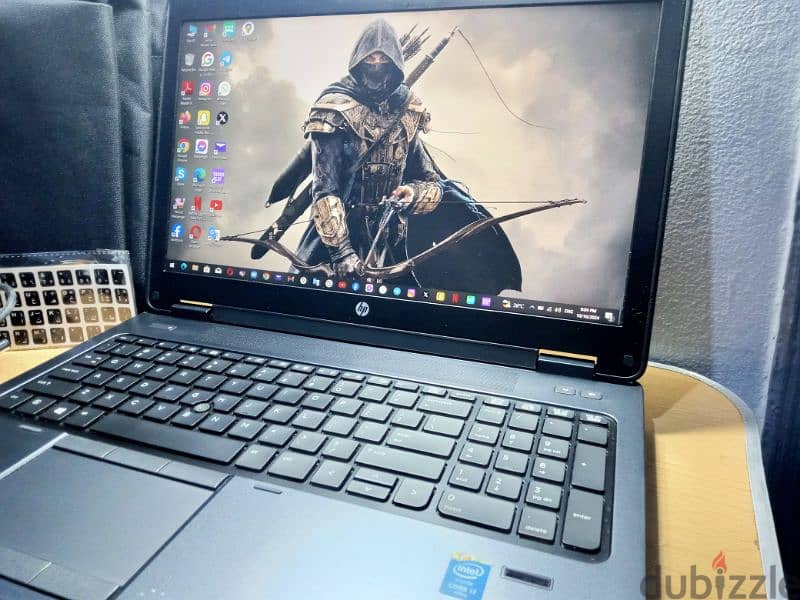 Hp Zbook الجهاز من المانيا برامات ٣٢ وهاردين 7