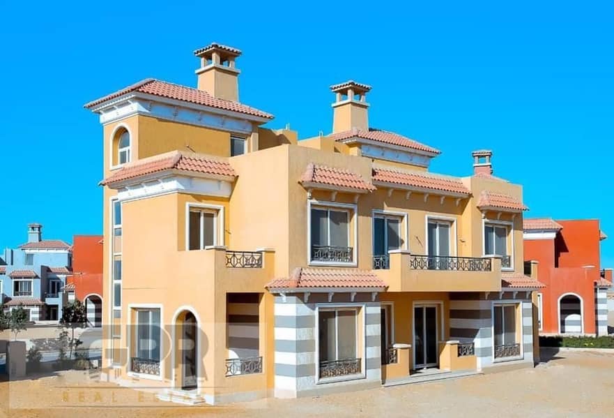 استلام قـــريب فيلا بالقرب من مطار سفينكس للبيع في كمبوند نيوم اكتوبر Villa special location for sale in Nyoum Compound 6 October 0