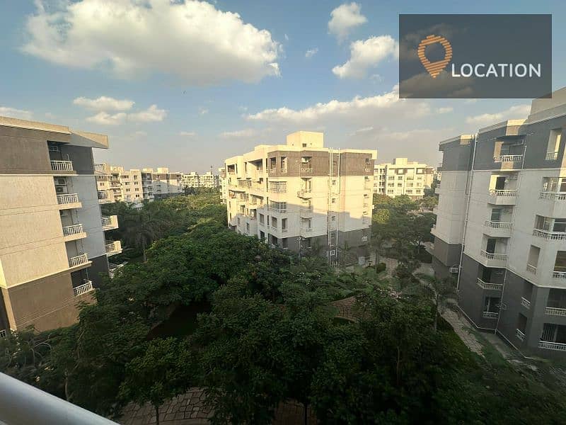 Apartment for sale in madinaty at phase B12. . special wide garden view 4