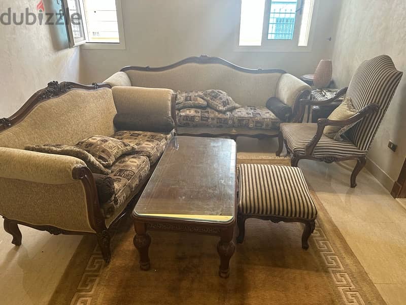 Living room very good condition 4