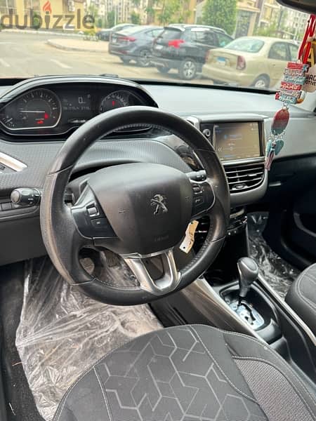 Peugeot 2008 2019 ,Red Exterior , Black Interior 5