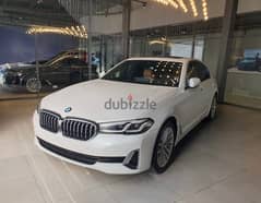 Bmw520i 2023 Luxury-ZERO-Pearl White/Camel وكيل ابيض فرش جملي 0