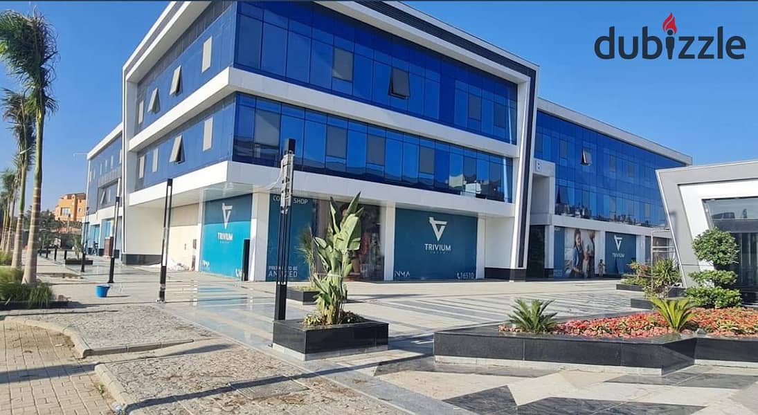 Administrative office for rent, finished, view on the plaza in front of Capital Business Park and Park Street, Sheikh Zayed Mall, Trivim 6