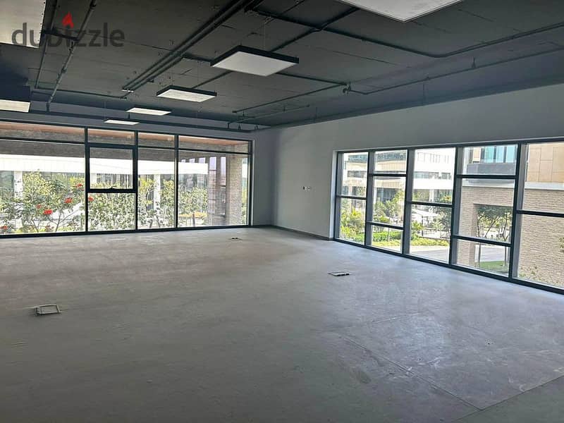 Administrative office for sale in District Mall, New Cairo (ready for inspection) 4