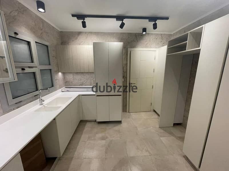 Penthouse with the most beautiful open view, immediate receipt, fully finished in Sheikh Zayed, Badya Palm Hills Compound, book with the lowest down p 1