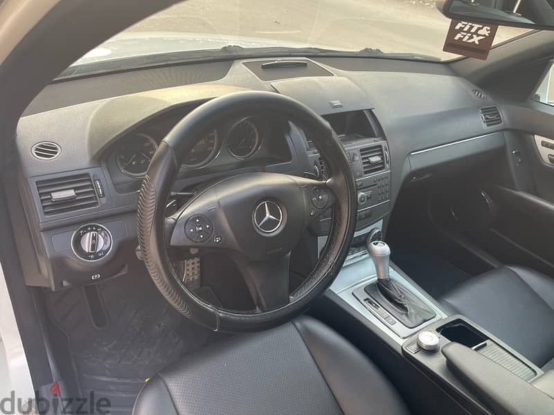 Mercedes-Benz C300 2010 11