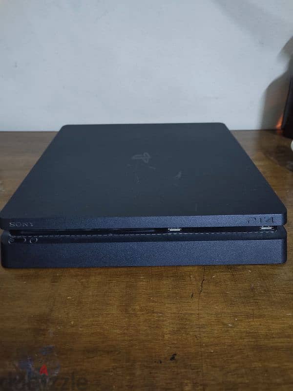 ps4 slim 1