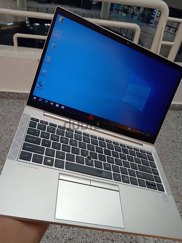 HP ELITBOOK AMD RADEON 5 PRO 4650u 3