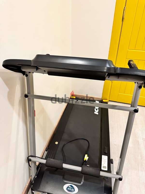 ICON FITNESS Treadmill multi func with massage 3