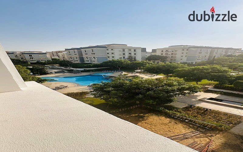 For sale apartment 140 m Fully Finished  in Mountain View Executive in the Fifth Settlement, overlooking the swimming pool and landscape 1