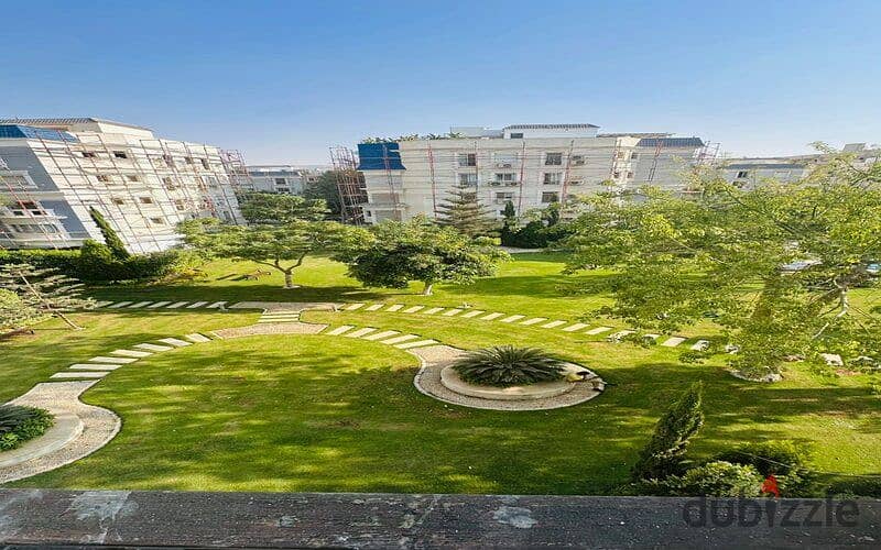 For sale apartment 140 m Fully Finished  in Mountain View Executive in the Fifth Settlement, overlooking the swimming pool and landscape 4