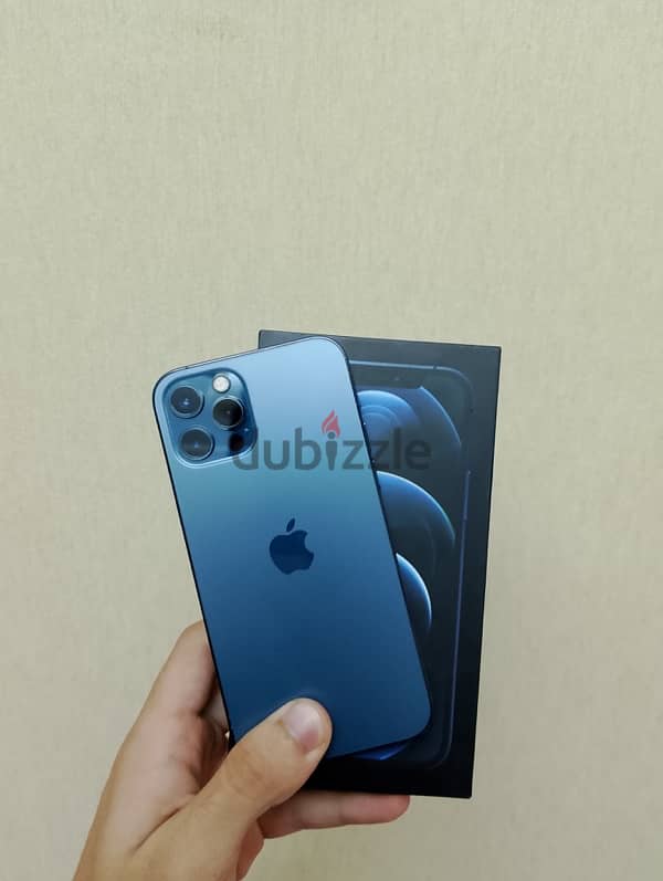 iPhone 12 Pro - ايفون 12 برو معاه العلبة وتر بروف 2