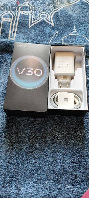 vivo v30 12/256 5g بحاله الجديد تماما استخدام بسيط جدا بيع او بدل 6