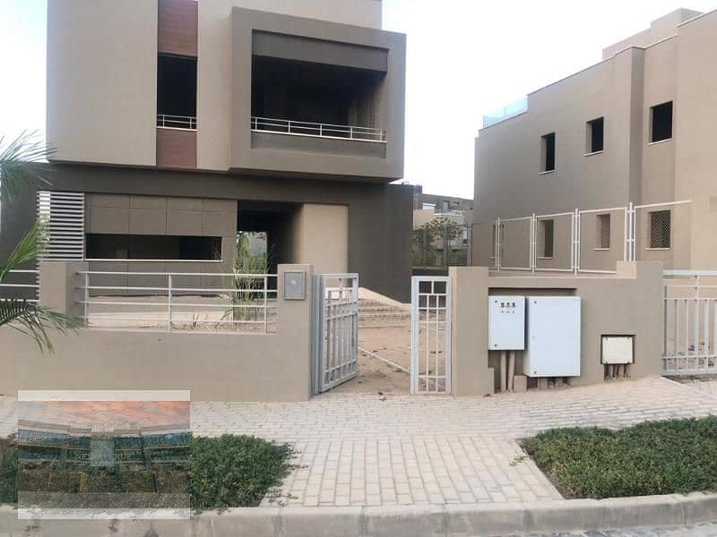 Standalone Villa delivered for sale in Palm Hills 0