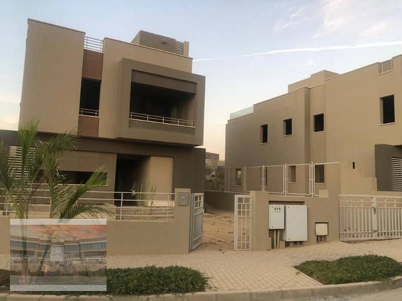 Standalone Villa delivered for sale in Palm Hills 1