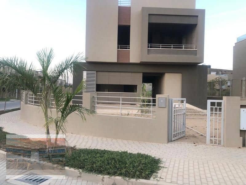 Standalone Villa delivered for sale in Palm Hills 11