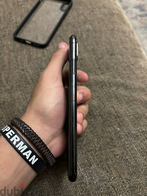 IPHONE XS MAX BLACK 4