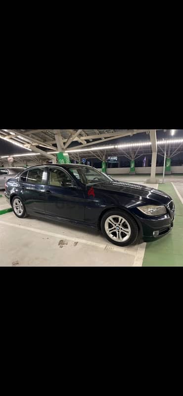 BMW 318 2011 1