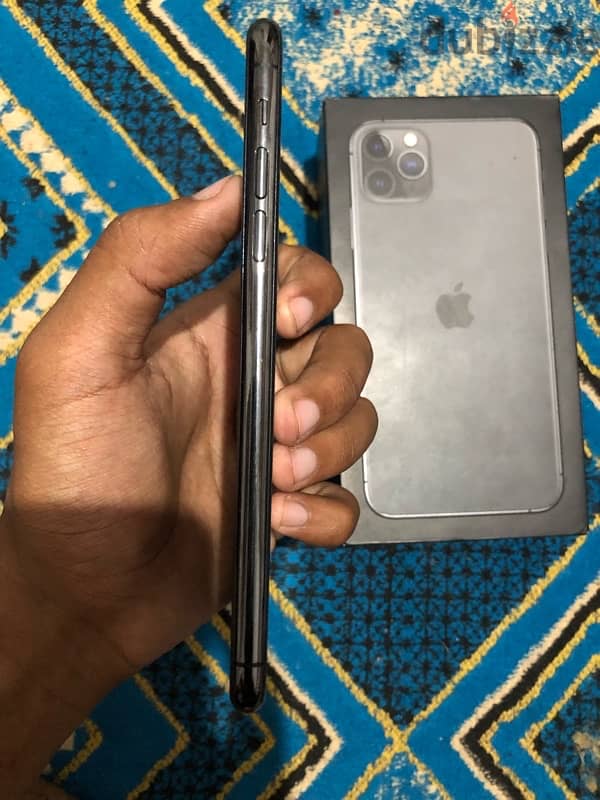 iPhone 11 Pro Max 4